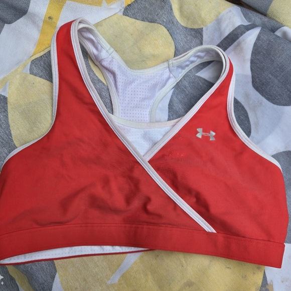 Bundle- Under Armor- Woman's- Heat Gear Tee (XS) & Duplicity Reversible Bra - Picture 10 of 16